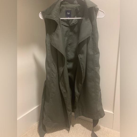 Gap shrug with side pockets & waist belt band - Picture 2 of 3